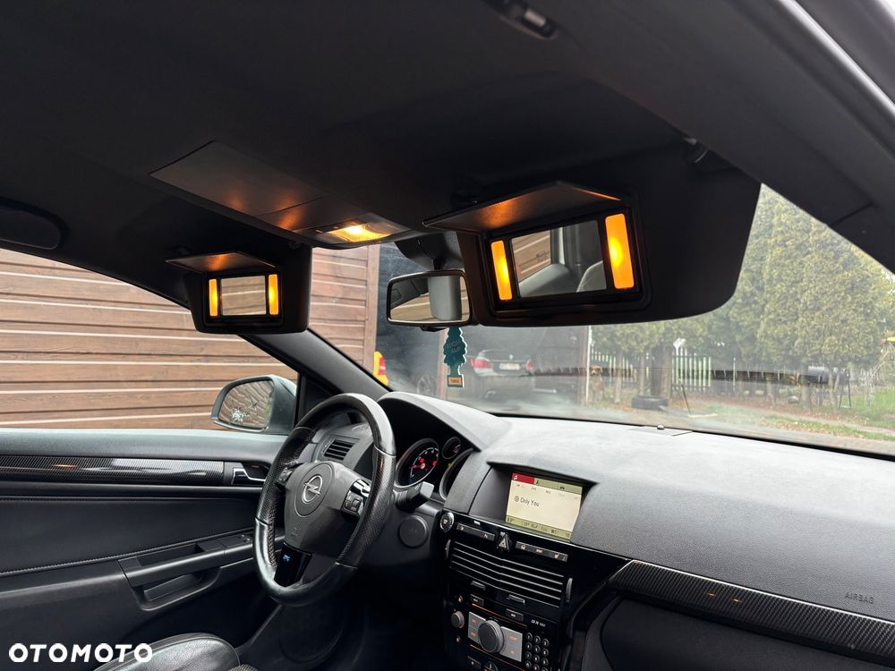 Opel Astra OPC Nürburgring Edition - 18