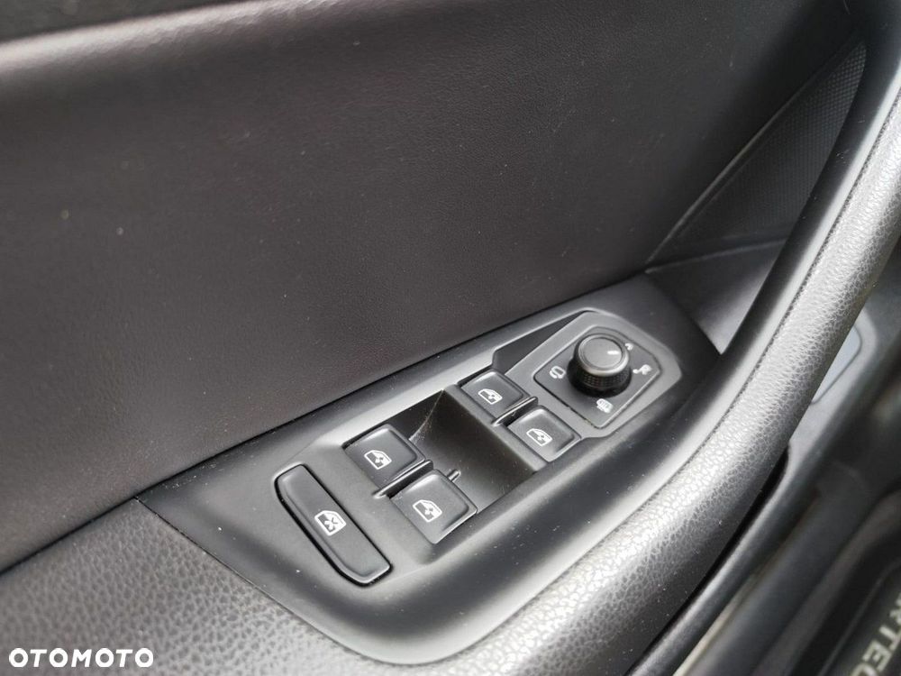 Volkswagen Arteon 2.0 TDI Bi-Turbo SCR 4Mot Elegance DSG - 17