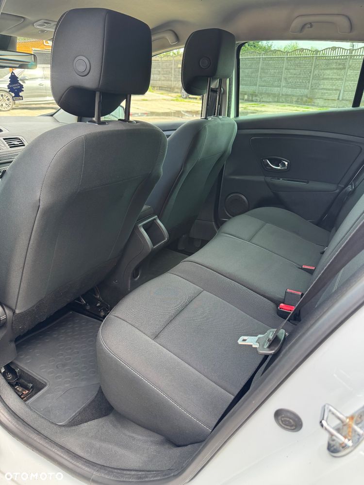 Renault Megane 1.5 dCi Bose - 9