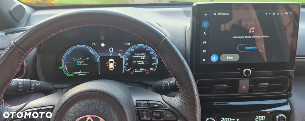 Toyota Yaris Cross - 12