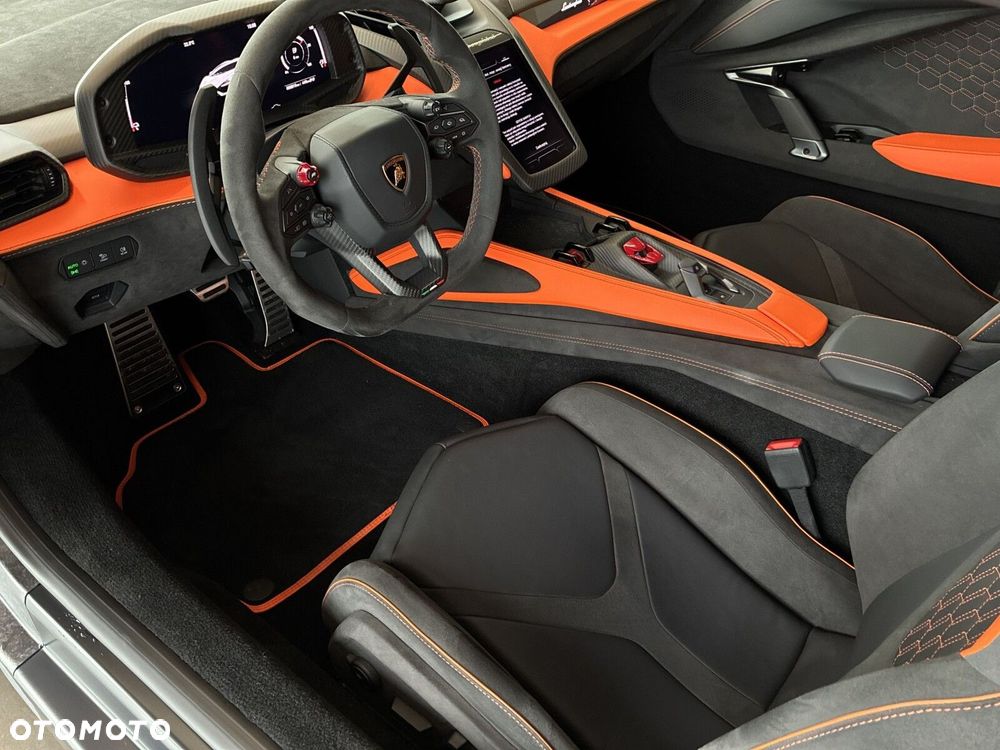 Lamborghini Revuelto - 14