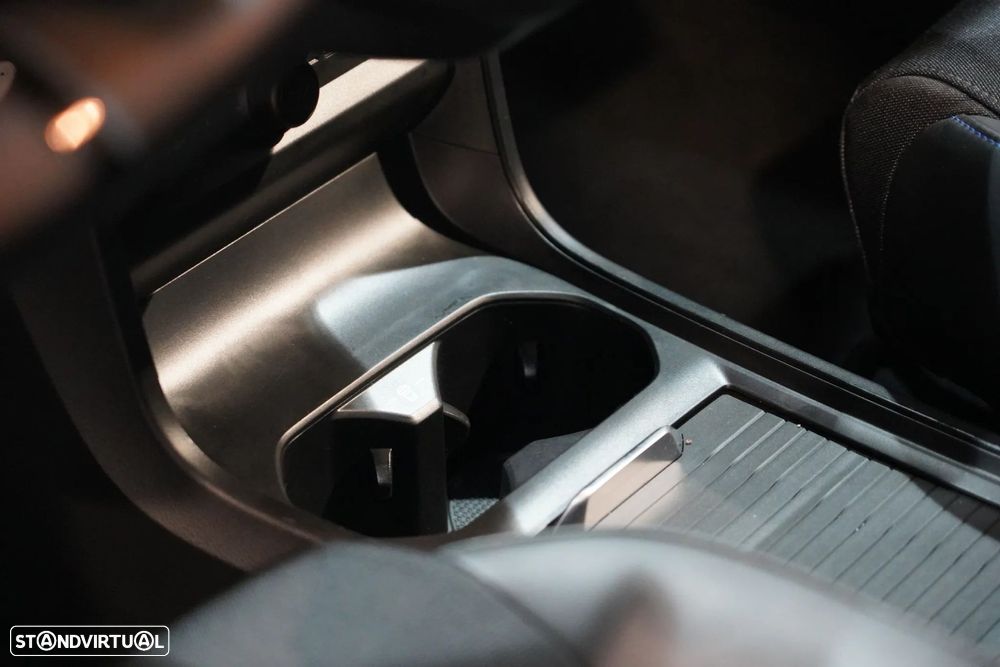 MG MG4 64 kWh Luxury - 23