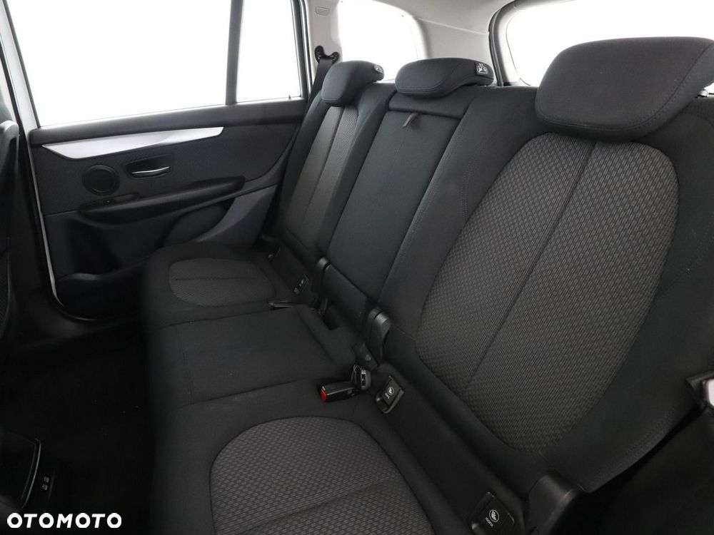 BMW Seria 2 218d xDrive - 18