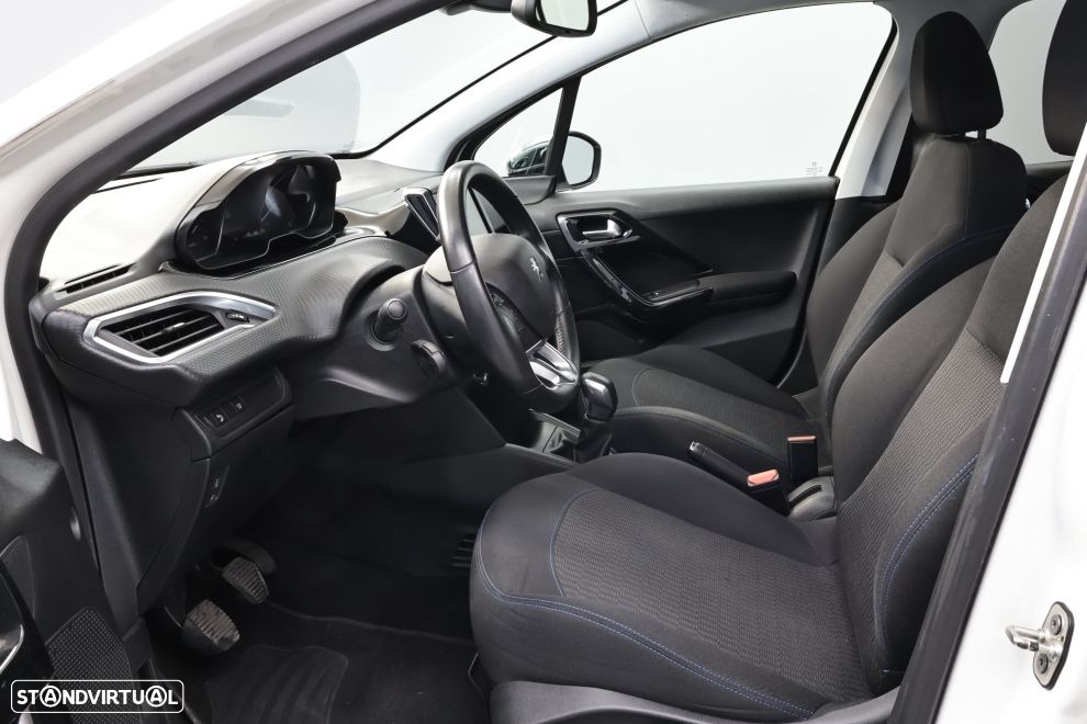 Peugeot 208 1.5 BlueHDi Signature - 23