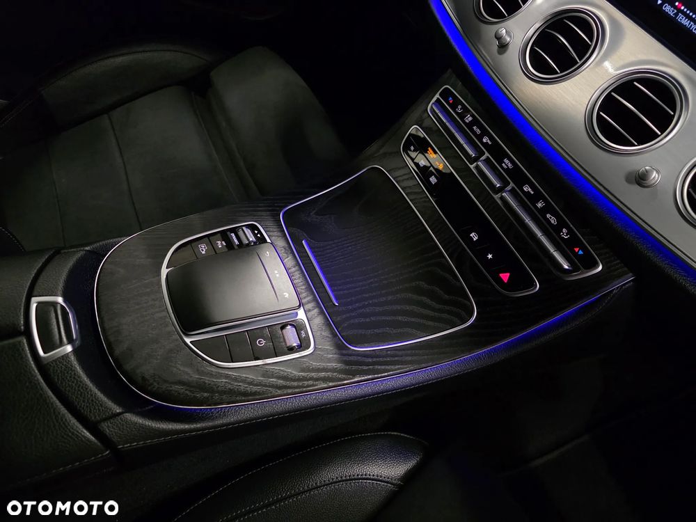 Mercedes-Benz Klasa E 300 de 9G-TRONIC AMG Line - 23