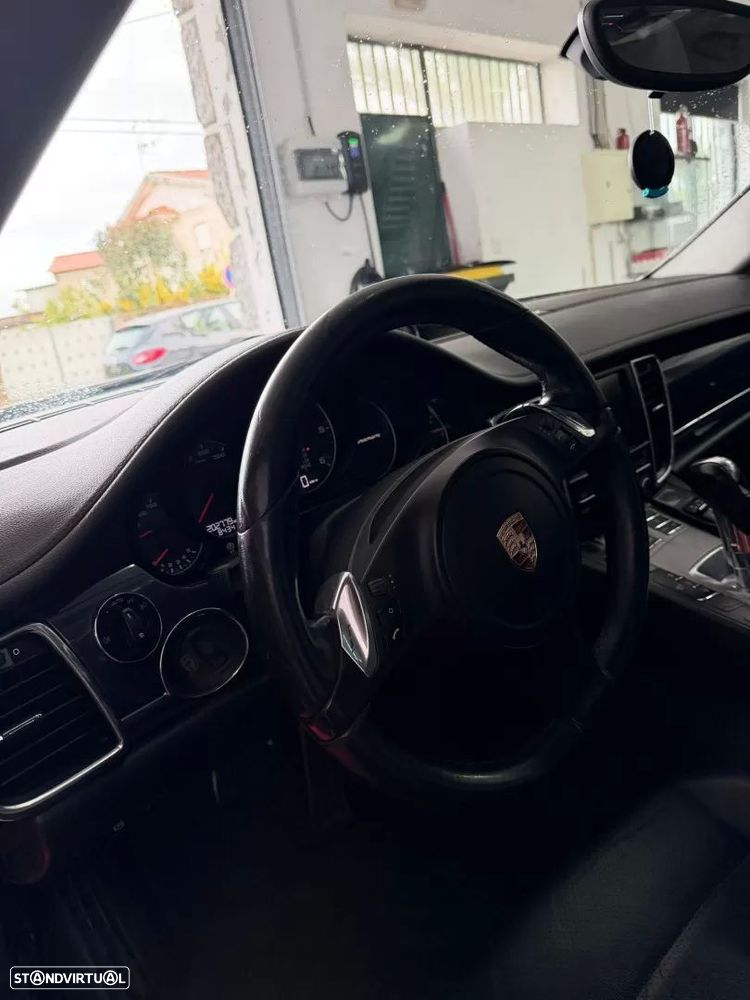 Porsche Panamera Platinum Edition - 8