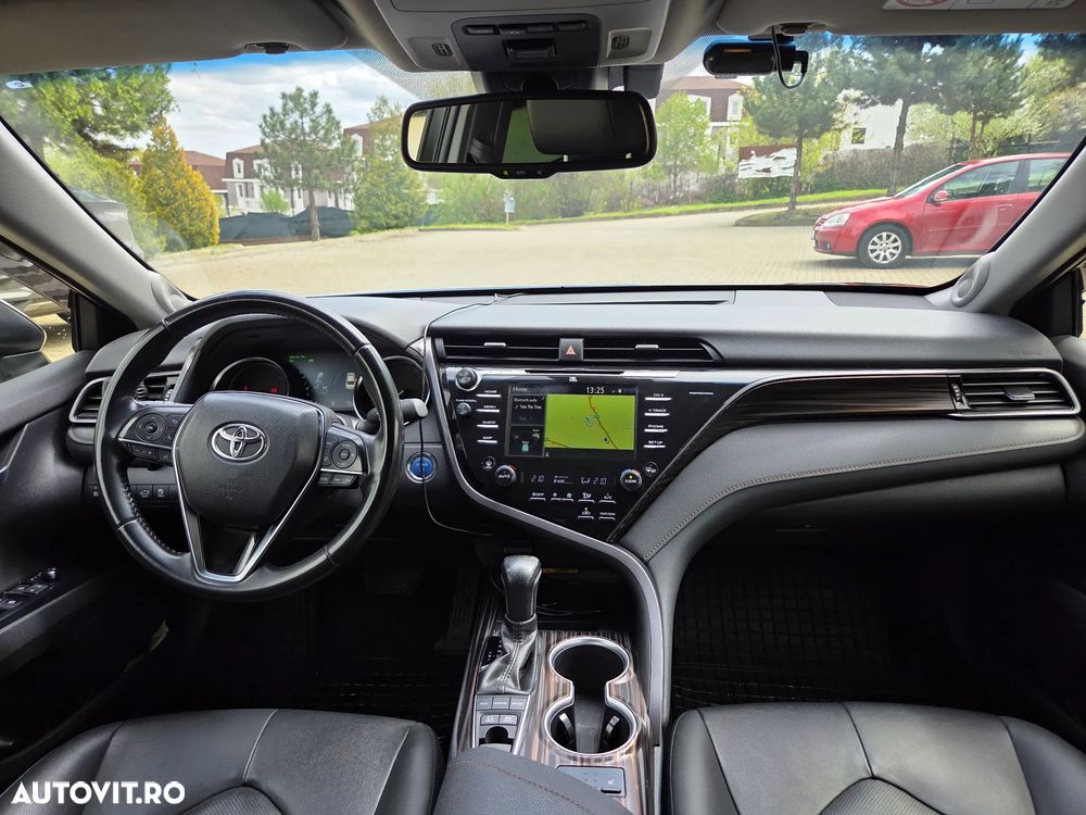 Toyota Camry 2.5 Exclusive - 10