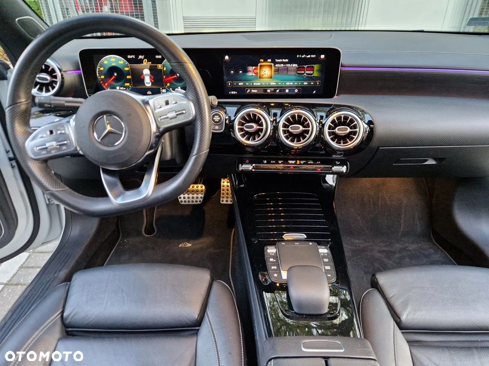 Mercedes-Benz CLA 220 4-Matic AMG Line 7G-DCT - 18