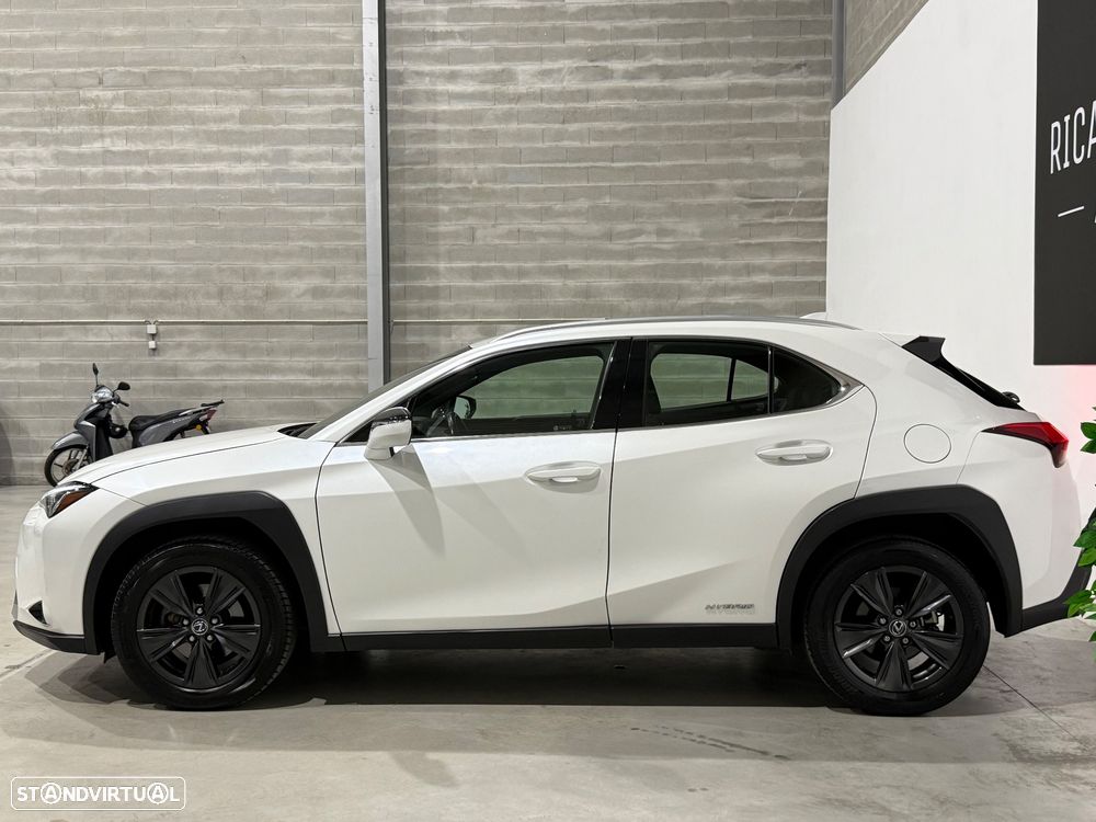 Lexus UX 250h Premium - 2