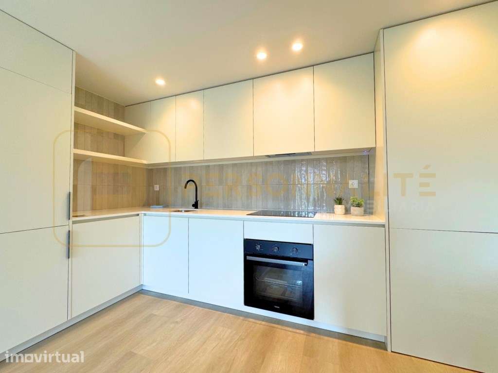 Apt T1 Novo no Centro | Mobilado | Lugar de garagem - Grande imagem: 4/8
