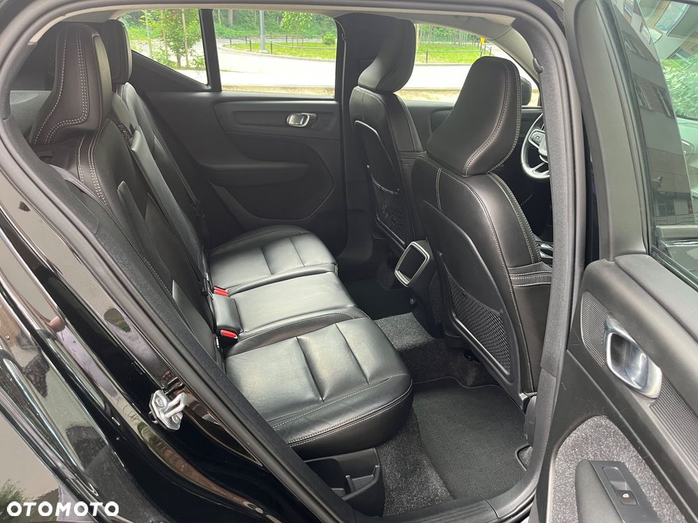Volvo XC 40 D3 AWD Momentum Pro - 12