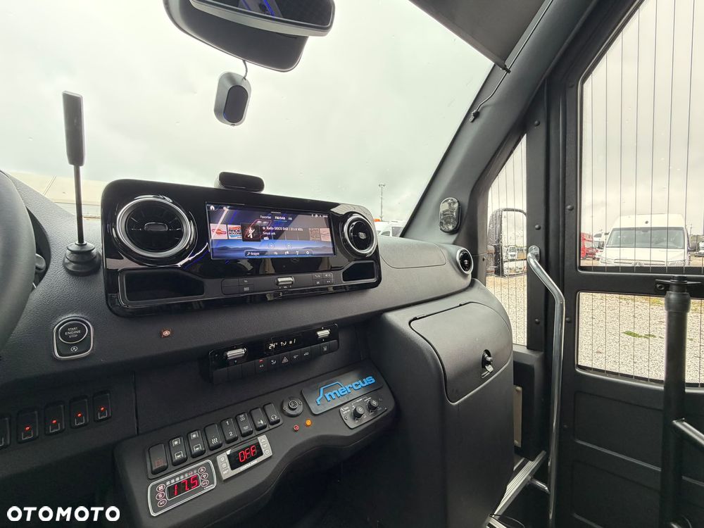 Mercedes-Benz Sprinter 519 - 30