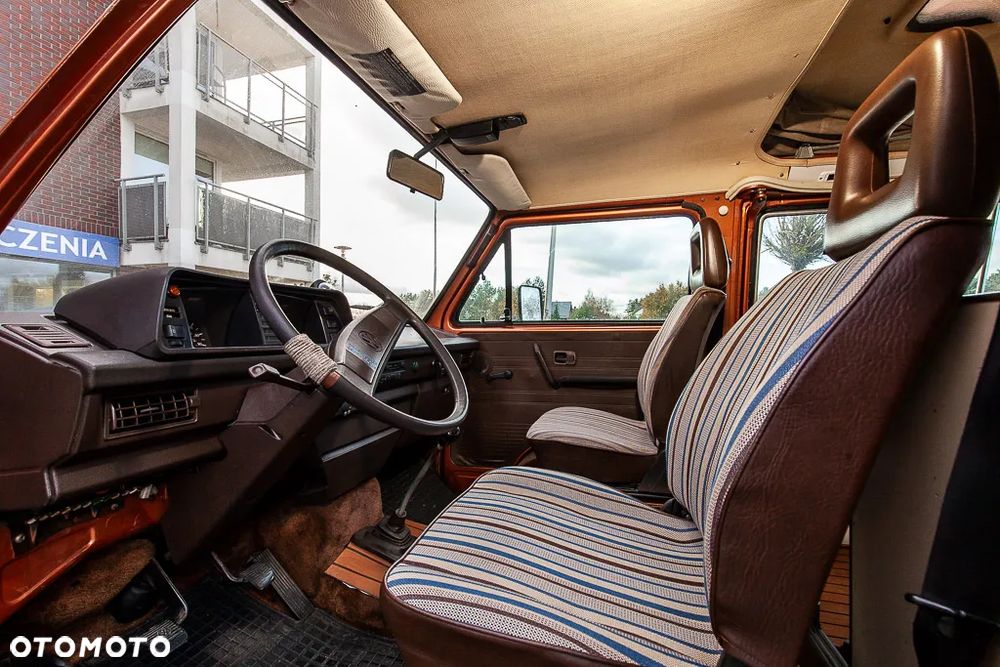 Volkswagen Transporter - 21