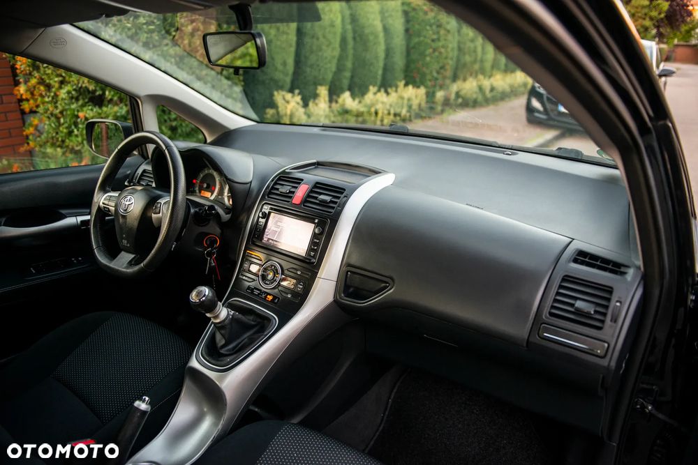 Toyota Auris 1.6 Executive - 37