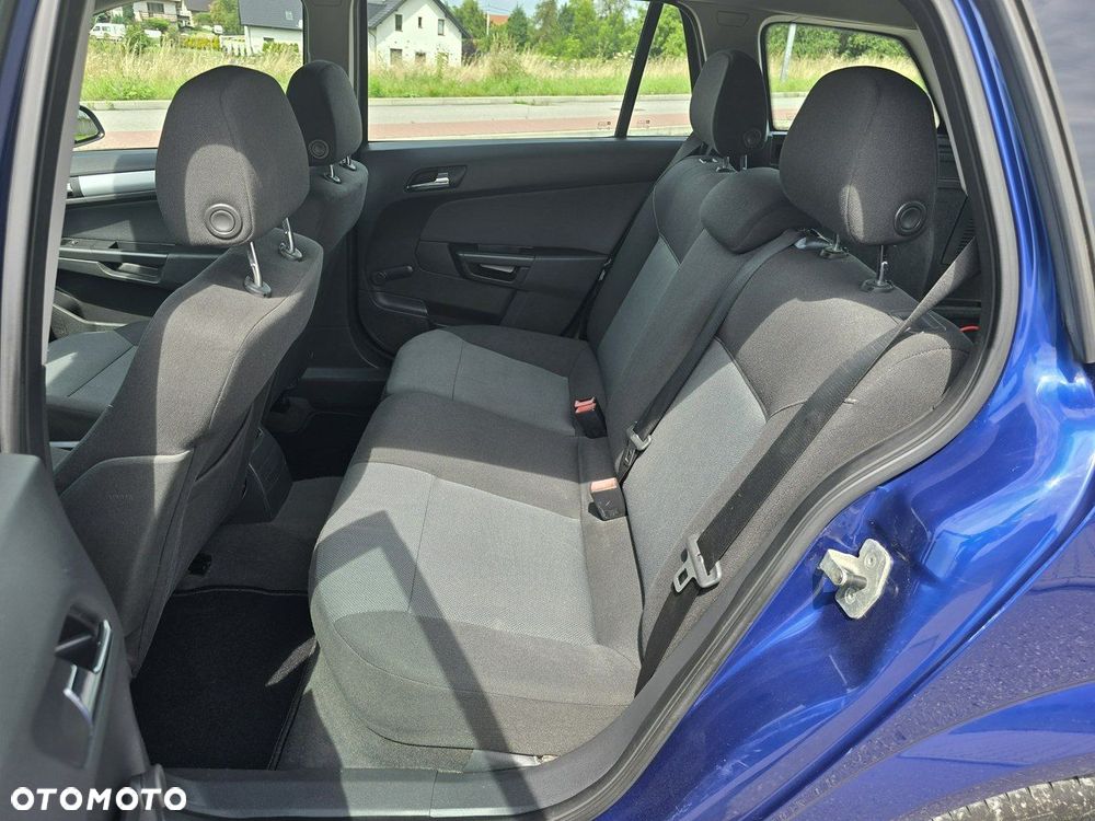 Opel Astra 1.8 Caravan Edition - 34