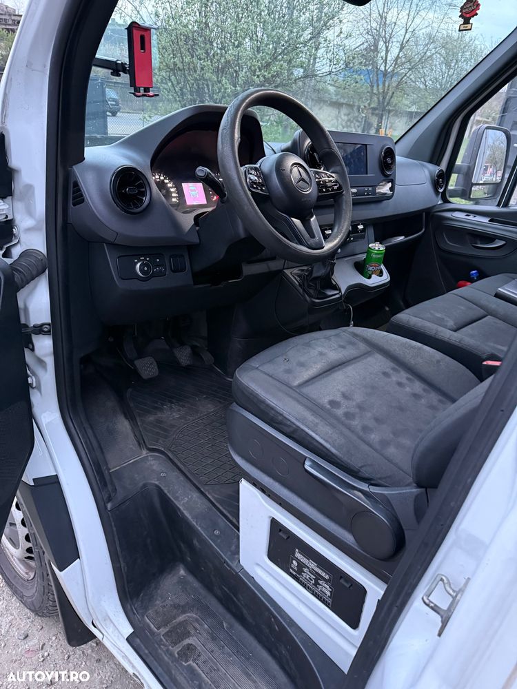 Mercedes-Benz Sprinter - 5