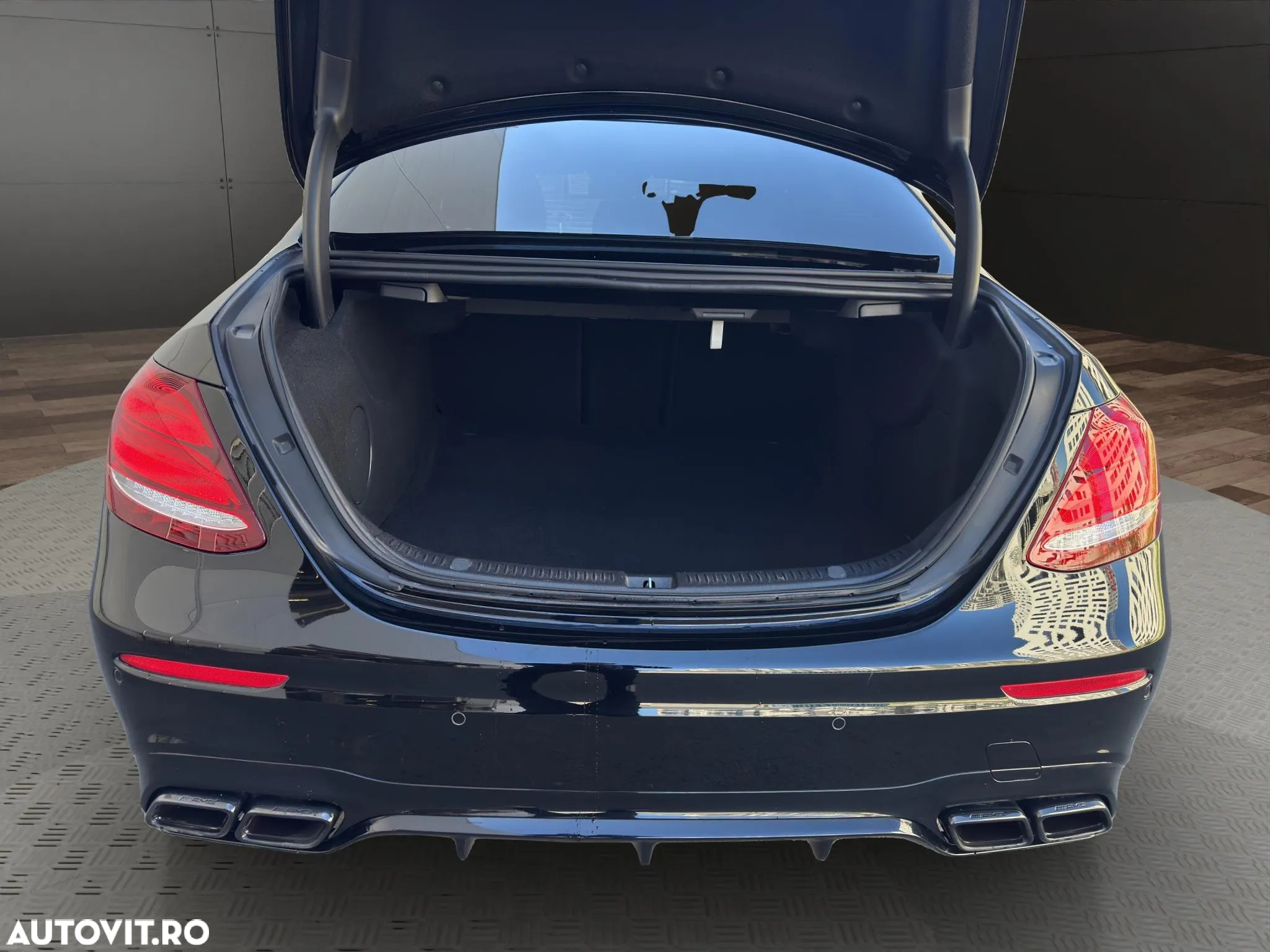 Mercedes-Benz E 63 AMG 4MATIC Aut. - 19