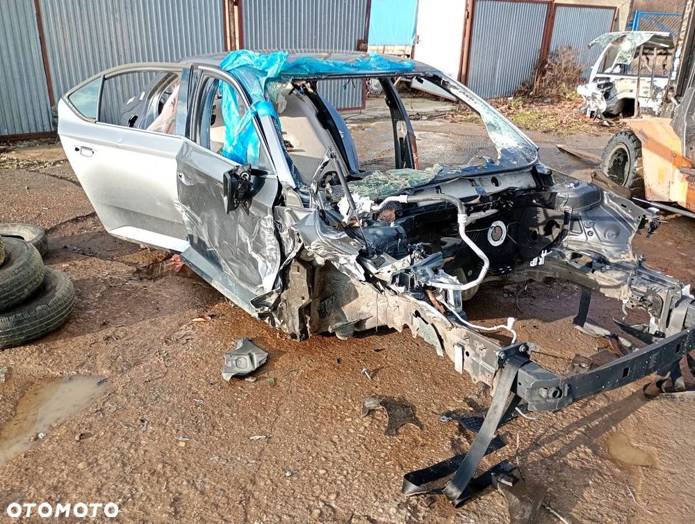 KAROSERIA ĆWIARTKA BŁOTNIK TYŁ PRAWY PRÓG PODŁUŻNICA SŁUPKI  SKODA SUPERB III (3V3) 2015 - - 2