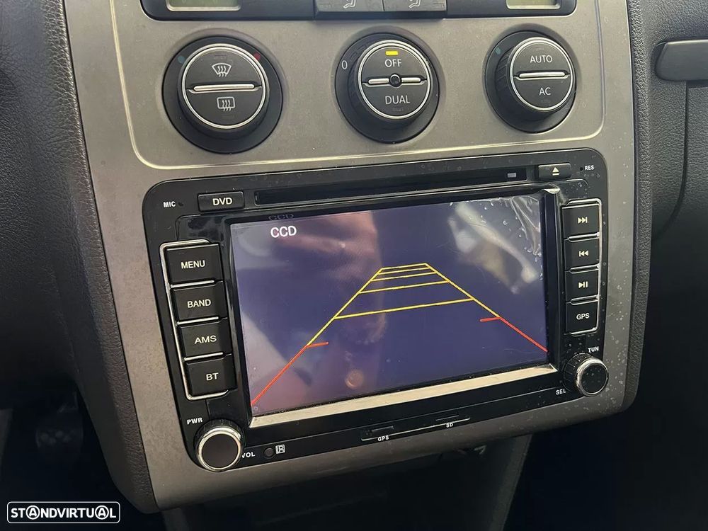 VW Touran 2.0 TDI Highline 7L - 13