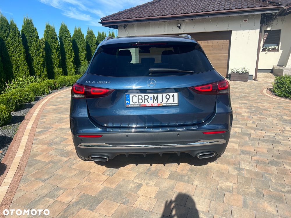 Mercedes-Benz GLA 200 d AMG Line - 2