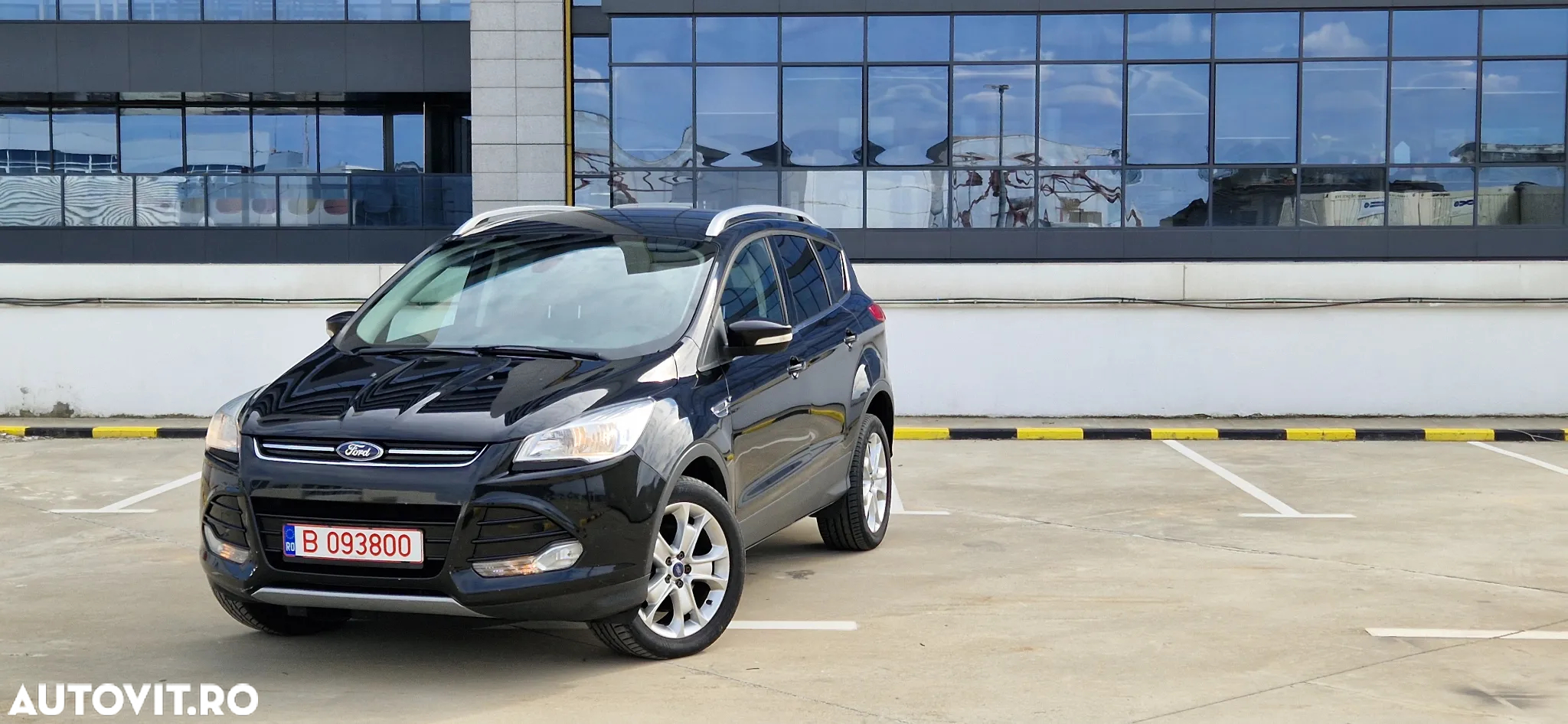 Ford Kuga 2.0 TDCi 4WD Powershift Titanium - 25
