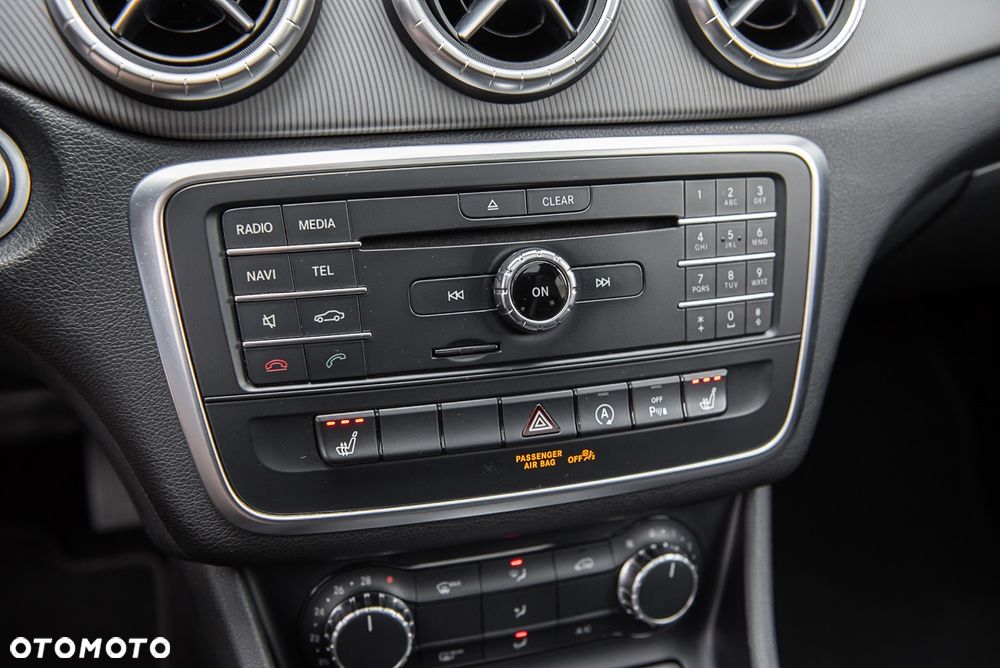 Mercedes-Benz CLA 180 UrbanStyle Edition - 23