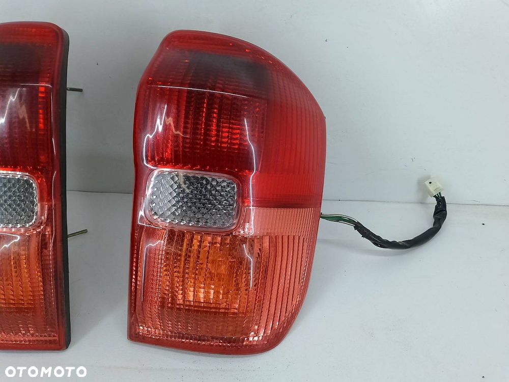 LAMPY TYŁ KOMPLET TOYOTA RAV4 II ( 00-06 ) - 3