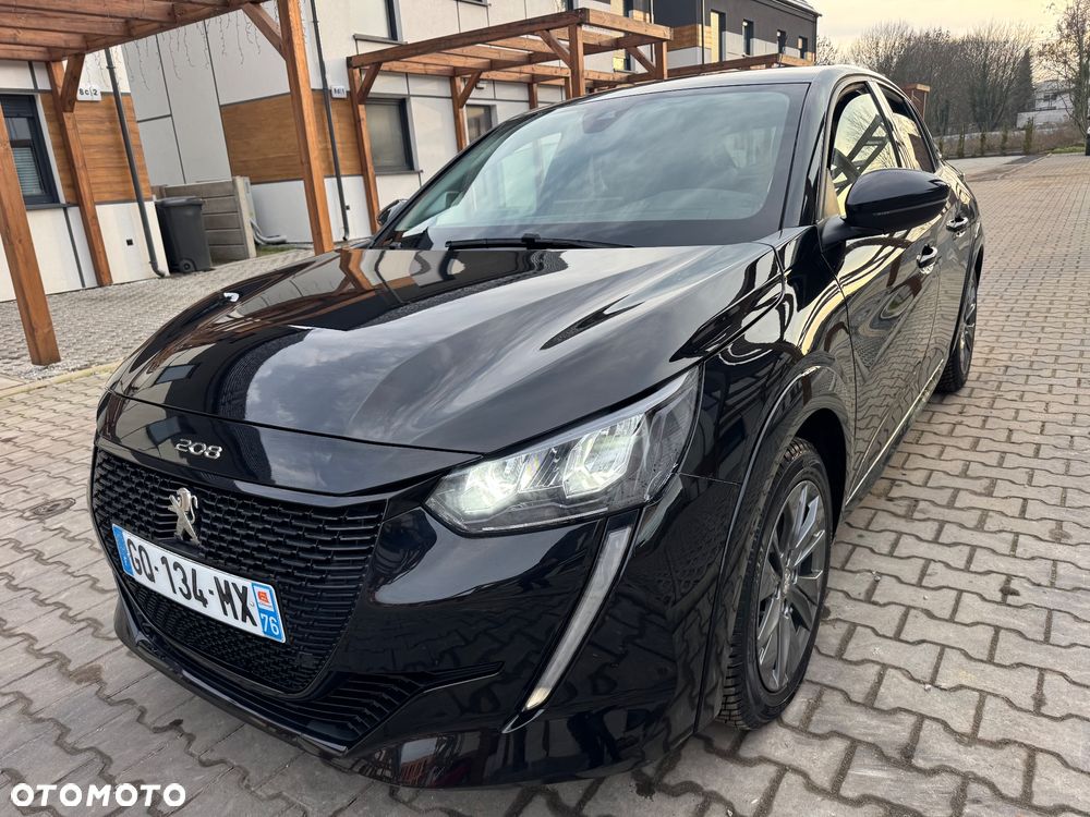 Peugeot 208 - 1