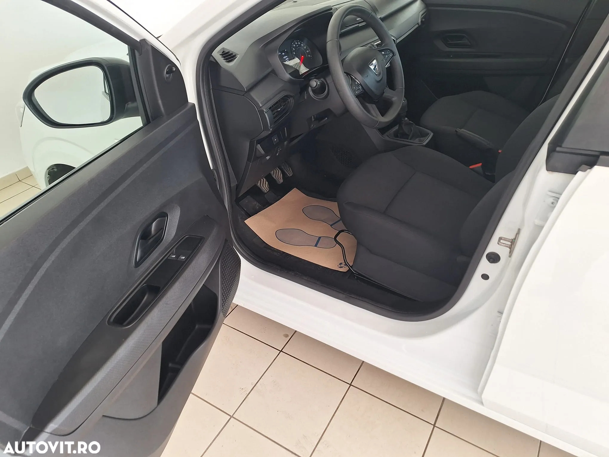 Dacia Logan ECO-G 100 Essential - 6