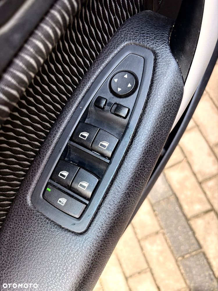 BMW Seria 1 116d Sport Line - 12