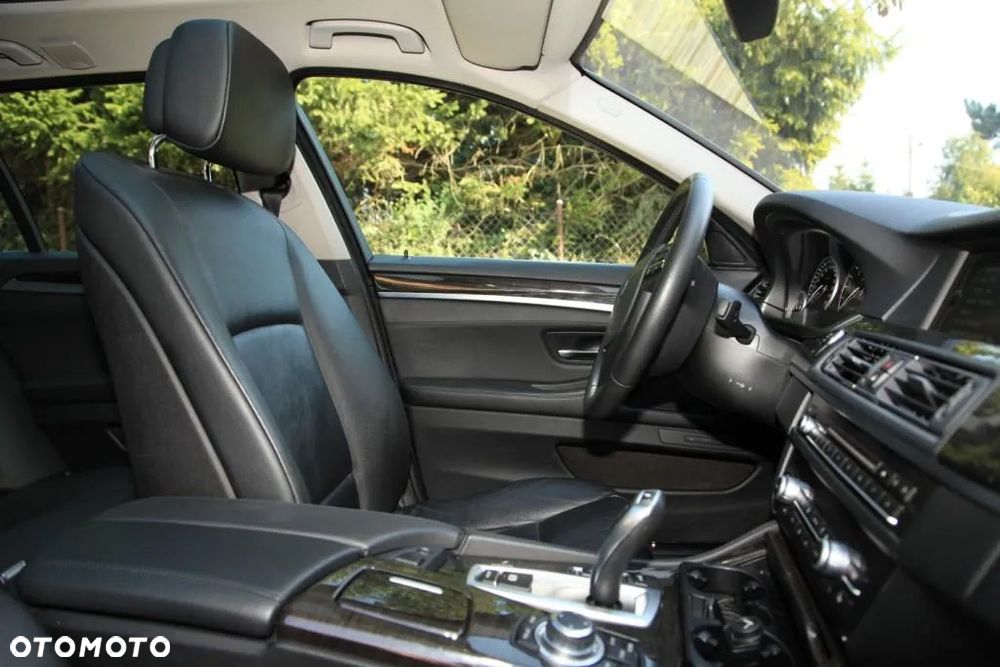 BMW Seria 5 520d Touring - 34