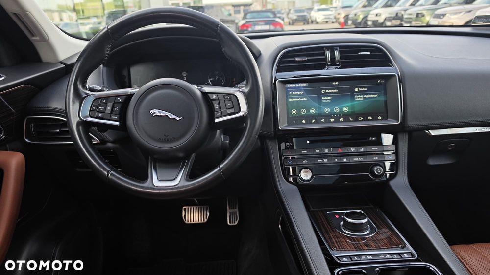 Jaguar F-Pace 2.0 i4P AWD Portfolio - 8