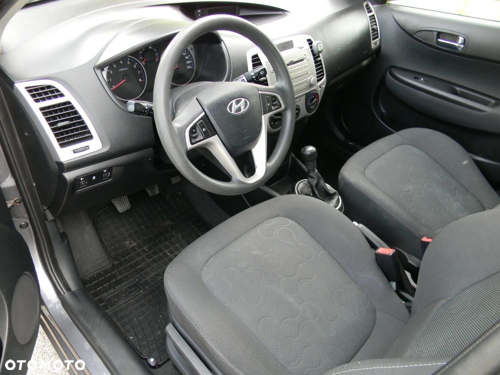 Hyundai i20 1.2 UEFA EURO 2012 Edition - 17