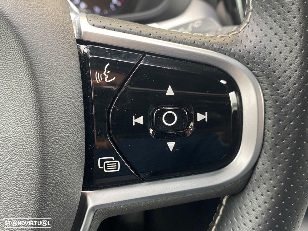 Volvo XC 60 2.0 D4 R-Design Geartronic - 27