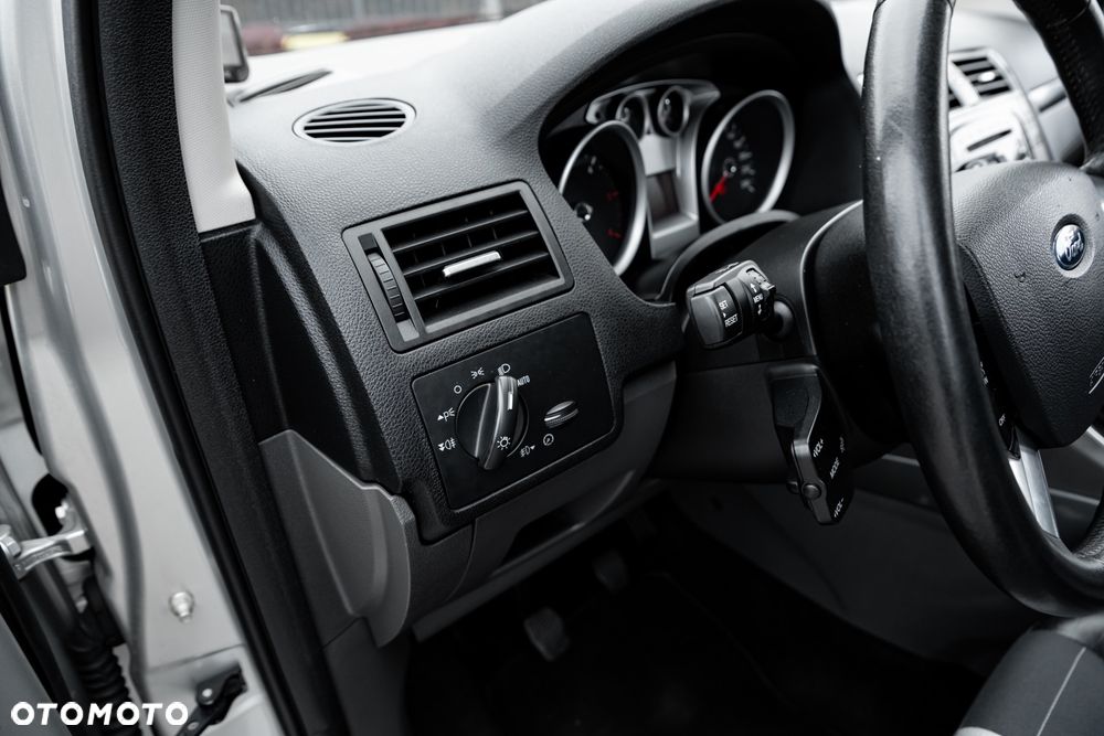 Ford Kuga - 22