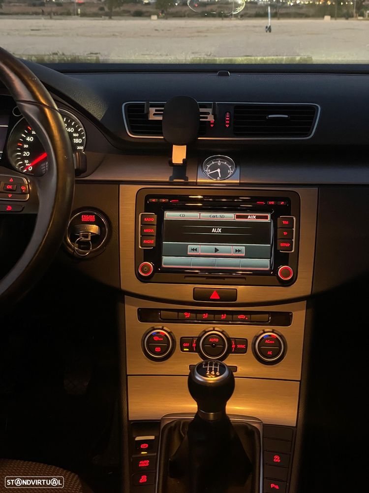 VW Passat Variant - 4