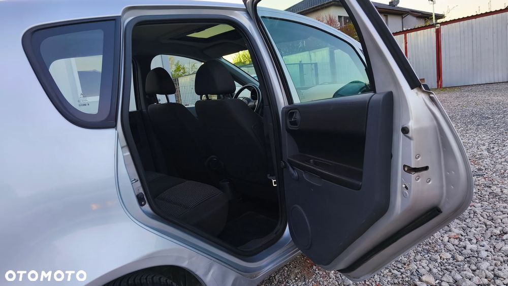 Mitsubishi Colt - 31