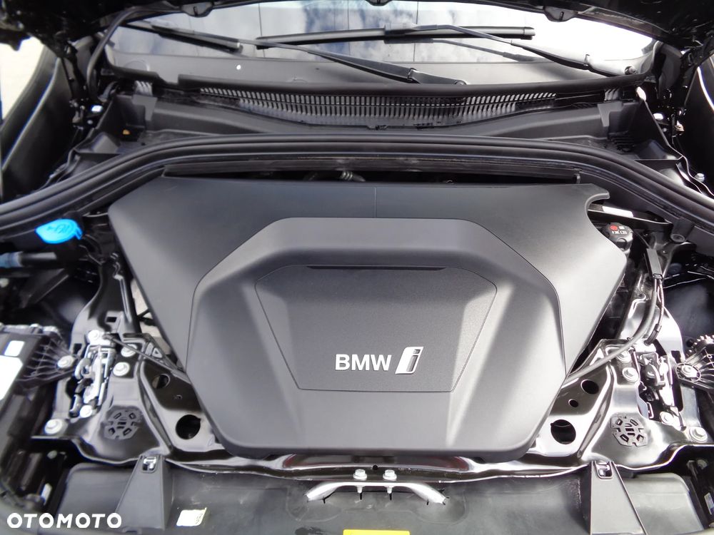 BMW iX1 eDrive20 xLine - 19