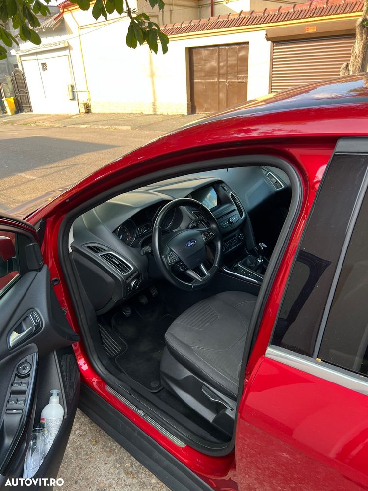 Ford Focus 1.0 EcoBoost Titanium - 6