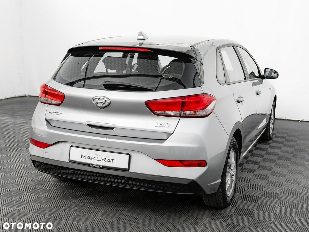 Hyundai i30 1.5 DPI Classic + - 6