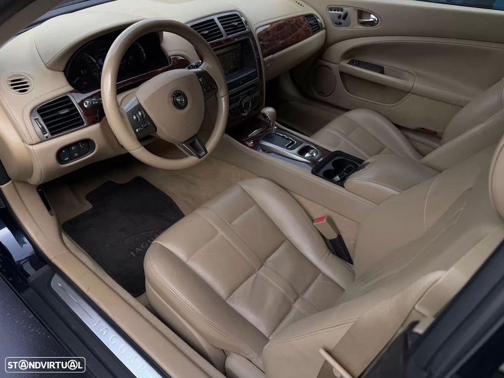 Jaguar XK XK8 4.2 Covertible Classic - 10