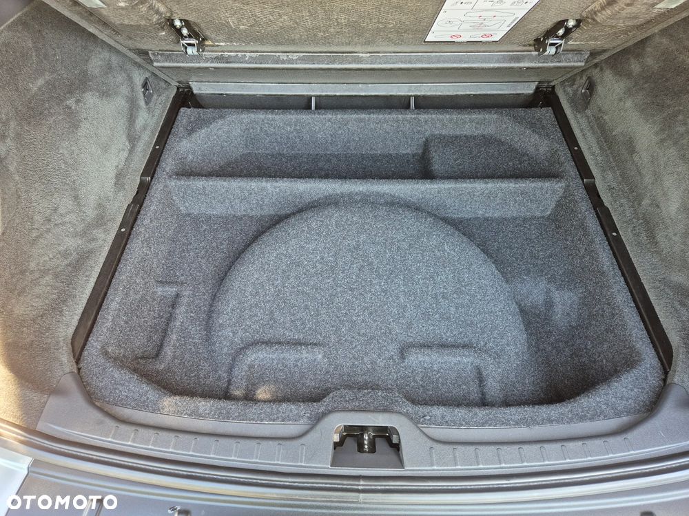 Volvo XC 60 T6 AWD R-Design - 36