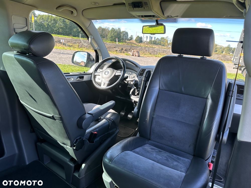Volkswagen Multivan - 12