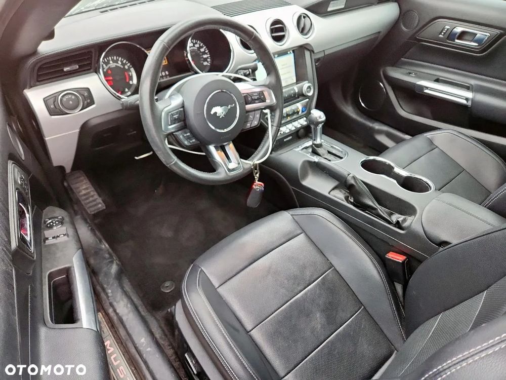 Ford Mustang Fastback 2.3 Eco Boost - 8