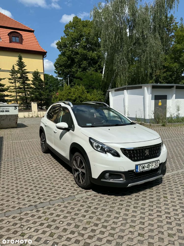 Peugeot 2008 1.2 Pure Tech Allure S&S EAT6 - 1