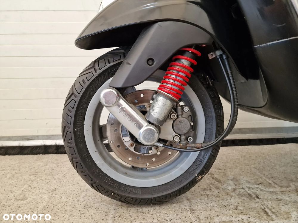 Piaggio Vespa - 10