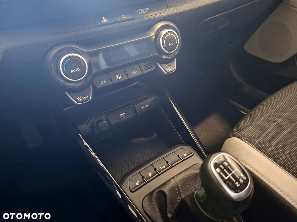 Kia Stonic 1.0 T-GDI L Business Line - 22