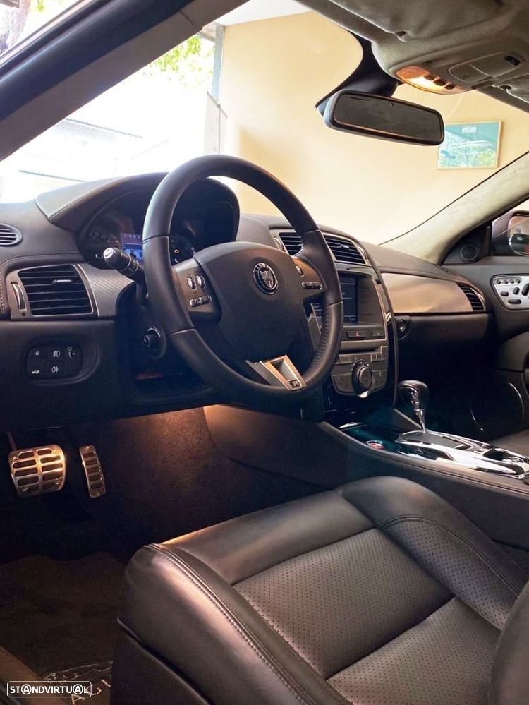 Jaguar XK XKR 4.2 V8 S/C Coupé - 11