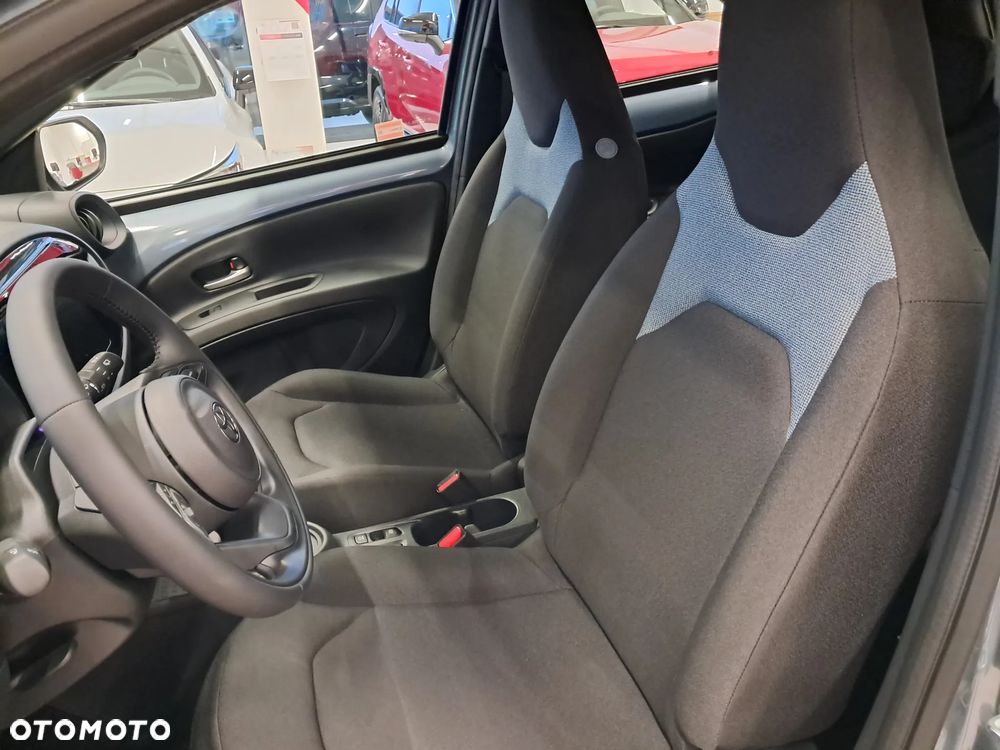 Toyota Aygo X Hybrid 1.5 Comfort e-CVT - 12