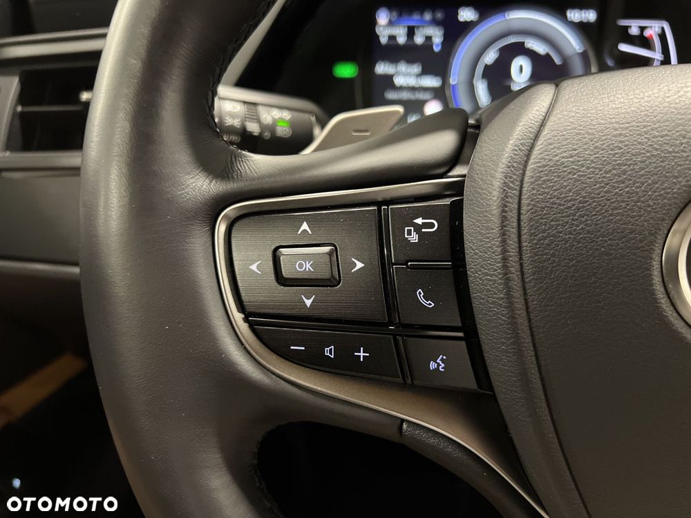 Lexus ES 300h Business Edition - 21